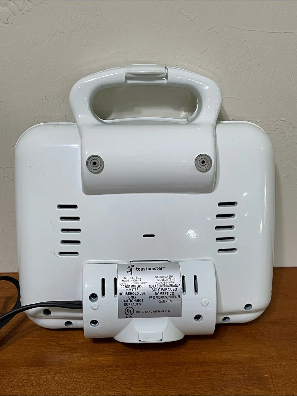 Toastmaster Snackster Model TSM2 Snack & Sandwich Maker 640 Watts White Travel